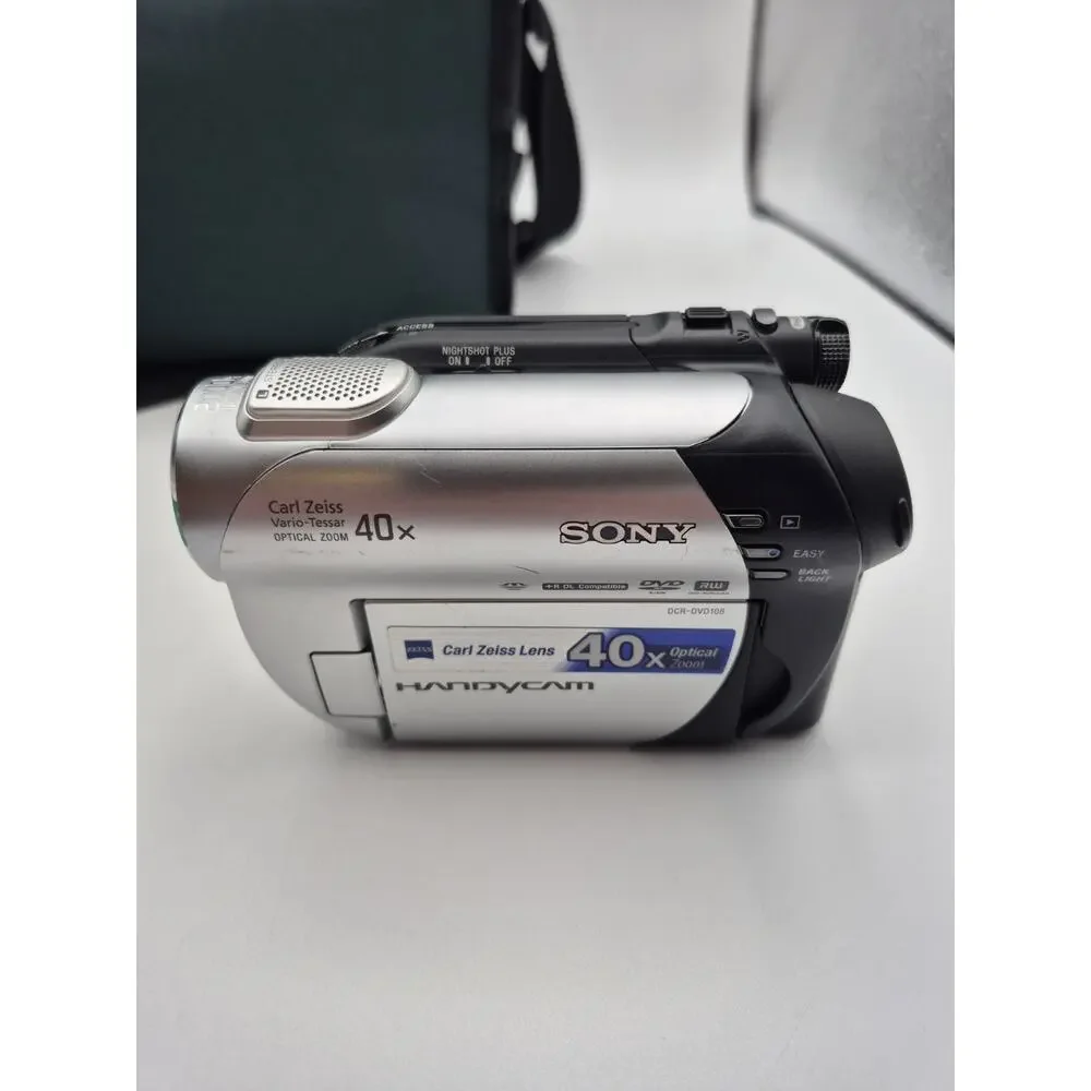 Sony Handycam DCR-DVD108 with Battery/Manual/Bag UNTESTED AS-IS